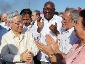 Nguyen Phu Trong visite un projet de production du riz à Cuba